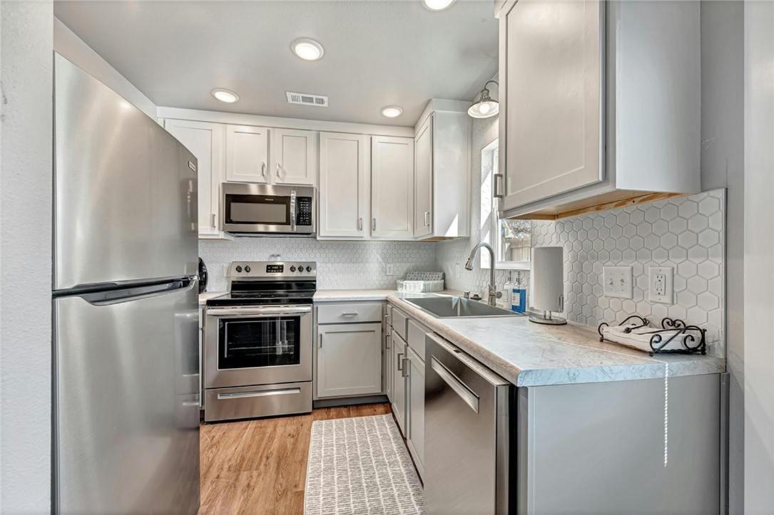 House Of Charm! Bike Trails & New Walmart Hq Holiday home *