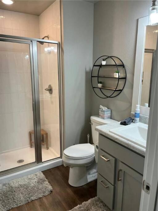 Holiday home House Of Charm! Bike Trails & New Walmart Hq *
